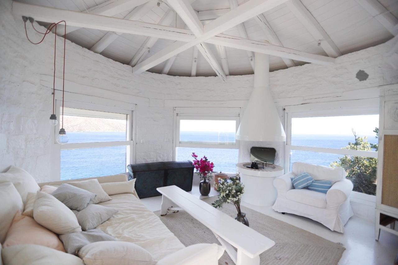 Aiolos: Above The Sea, Within * Agios Nikolaos